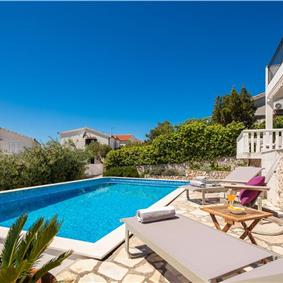 4 Bedroom Villa with Pool near Milna, Brac Island Sleeps 8 
